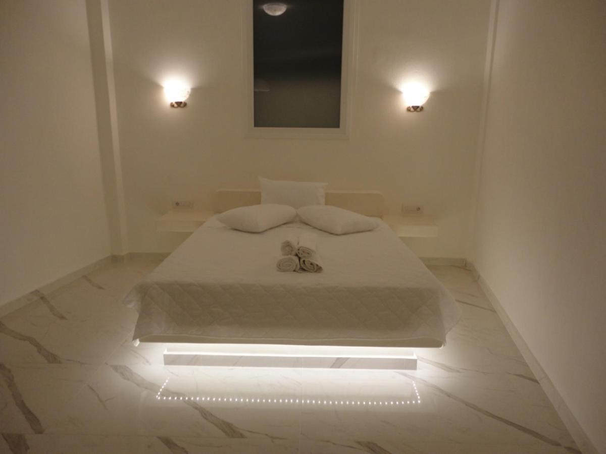 Triena Apartments Fira  Dış mekan fotoğraf