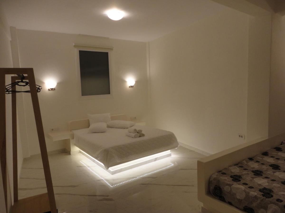 Triena Apartments Fira  Dış mekan fotoğraf