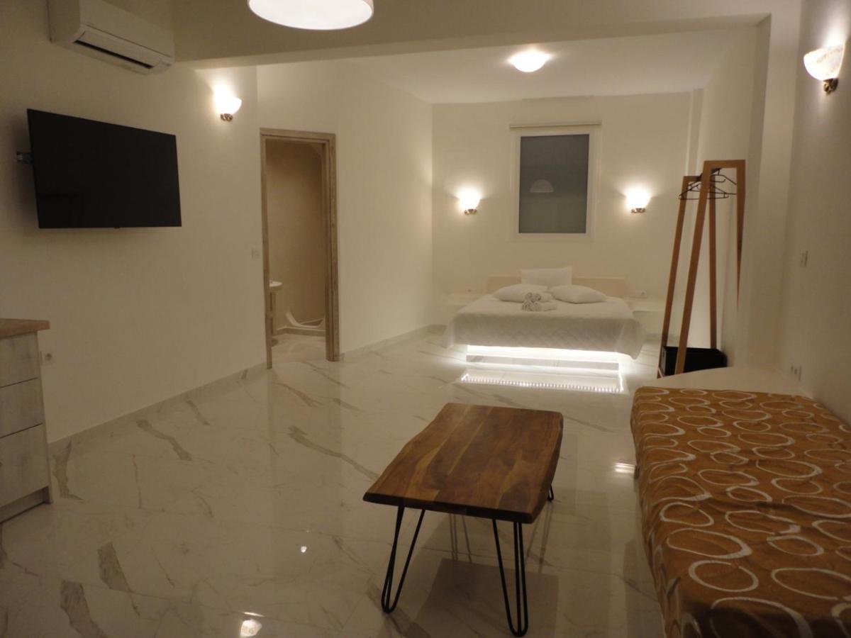 Triena Apartments Fira  Dış mekan fotoğraf